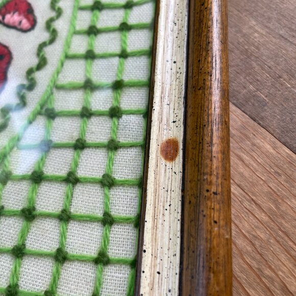 Vintage Crewel Embroidery Framed Strawberries Retro Cottage Core 12 X 12 - Picture 2 of 8